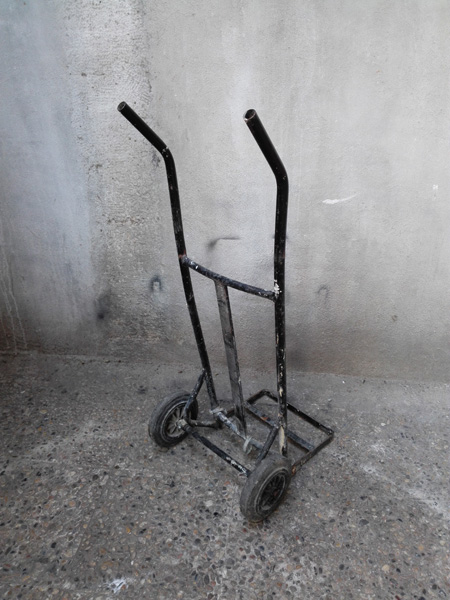 carretilla hierro rueda rigida negra 110_5x47_5x50 1u